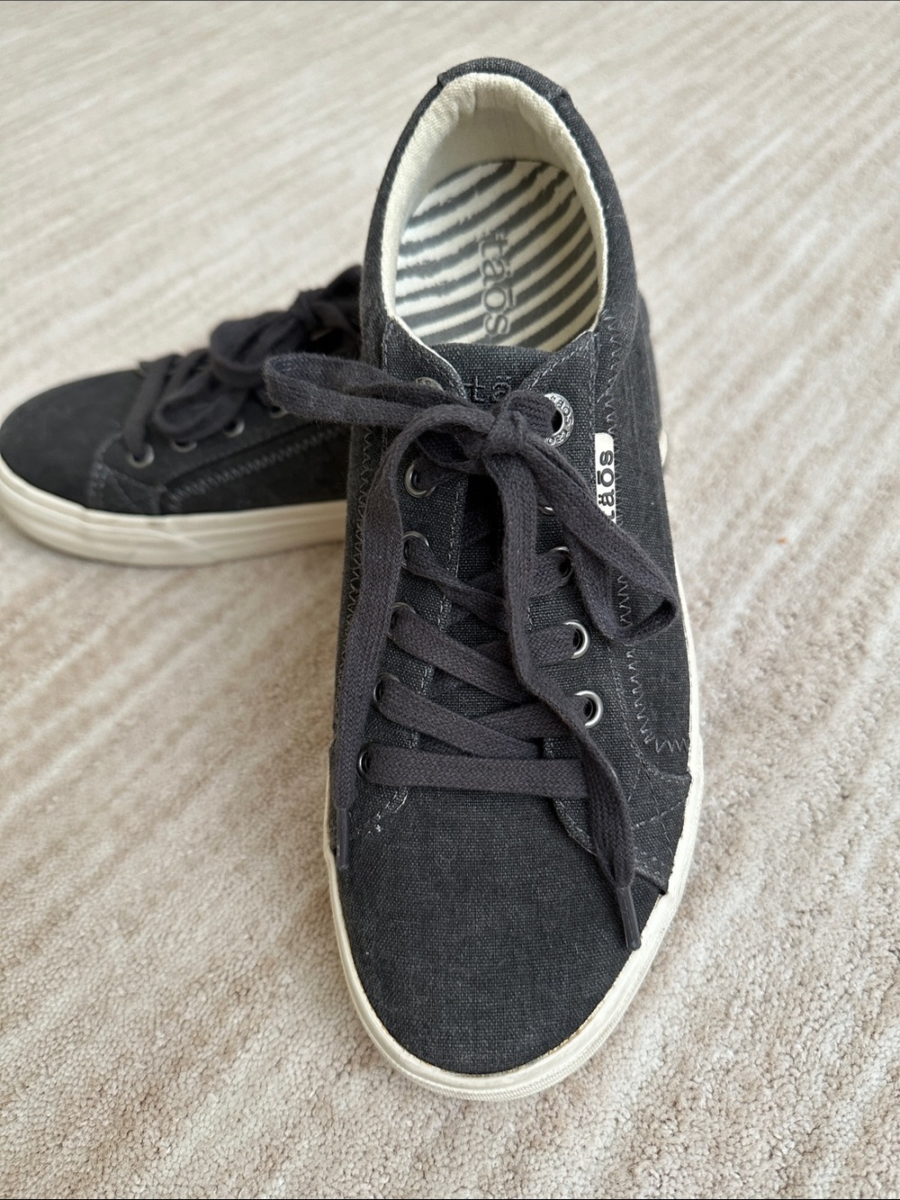 Taos Plim Soul Sneakers Lace-up Charcoal Canvas Comfort Travel Shoe Sz 7.5